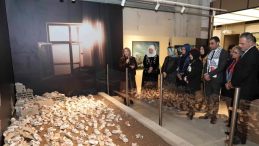 Kalyon K&uuml;lt&uuml;r, Filistin&rsquo;e destek i&ccedil;in Sessiz Ayakkabılar sergisini hayata ge&ccedil;irdi