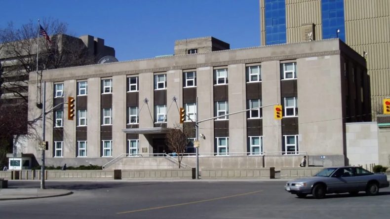 Kanada&rsquo;daki ABD Konsolosluğuna ateş a&ccedil;ıldı!