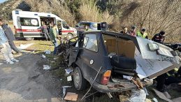 Karab&uuml;k&rsquo;te feci kaza: 2 &ouml;l&uuml;, 4 yaralı!