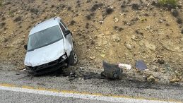 Karaman&rsquo;da hafif ticari ara&ccedil; şarampole savruldu: 1 kişi yaralandı!