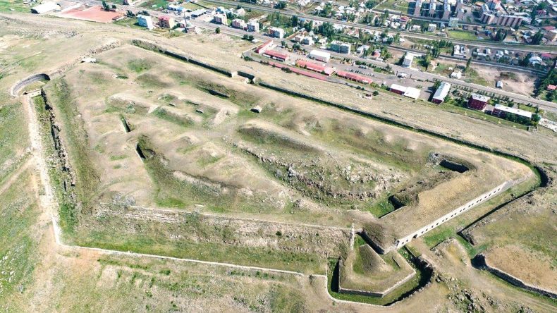 Kars Tabyaları G&ouml;reni B&uuml;y&uuml;l&uuml;yorsunuz