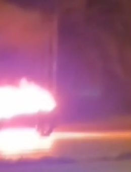 Kartal'da Seyir Halindeki Ara&ccedil; Alev Alev Yandı