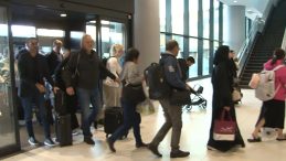 Katar'da mahsur kalan T&uuml;rk vatandaşları T&uuml;rkiye'ye d&ouml;nd&uuml;