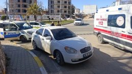 Kavşakta kaza: Otomobiller birbirine girdi! 2 yaralı