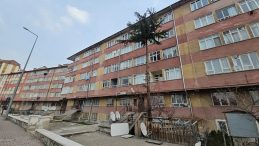 Kayseri&rsquo;de 5&rsquo;inci Kattan Atlayan Kişi Hayatını Kaybetti