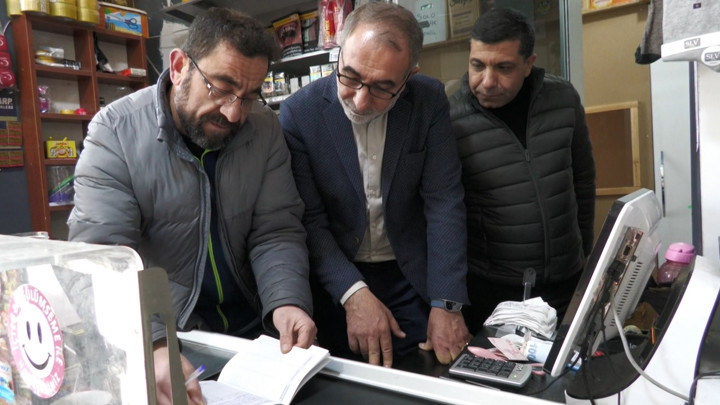 Kırşehir'de 'Zimem Defteri&rsquo; geleneğiyle bakkal ve fırınlardaki 315 bin TL&rsquo;lik borcu kapattı