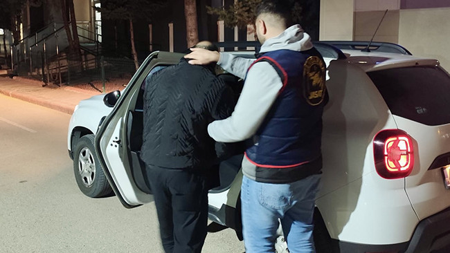 Kırşehir'de kesinleşmiş 44 yıl 5 ay hapis cezası bulunan firari yakalandı