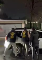 Kız yurdunun karşısında uygunsuz hareketler yapan sapık yakalandı