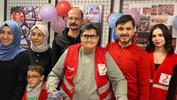 Kızılay&rsquo;dan depremzede Mehmet&rsquo;e s&uuml;rpriz doğum g&uuml;n&uuml;