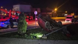 Kontrolden &Ccedil;ıkan Otomobil Devrildi: S&uuml;r&uuml;c&uuml; Yaralı