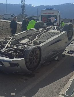 Konya&rsquo;da otomobil takla attı: 4 kişi yaralandı!