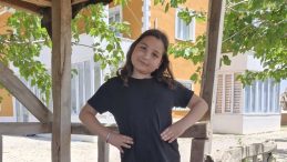 K&uuml;&ccedil;&uuml;k Zeynep&rsquo;ten Acı Haber! 2 Yıldır Kanserle Savaşıyordu