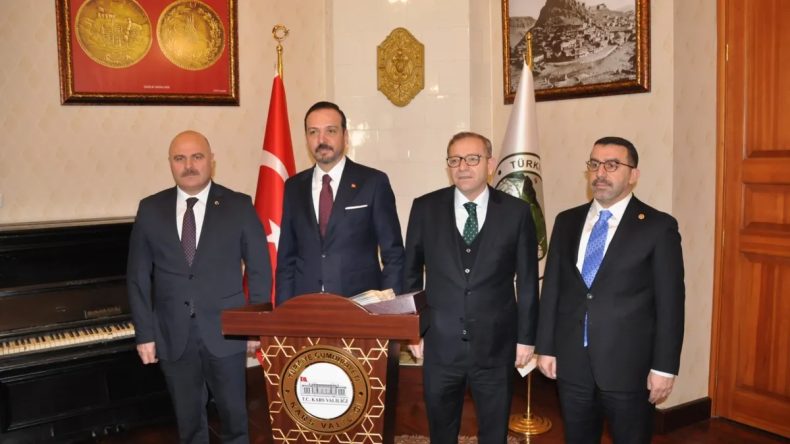 K&uuml;rşad Zorlu: "T&uuml;rk devletlerini bir araya getirmek i&ccedil;in koşturuyoruz, &ccedil;alışıyoruz"