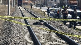 K&uuml;tahya'da feci kaza: Yolcu treninin &ccedil;arptığı kadın &ouml;ld&uuml;!