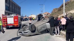 K&uuml;tahya'da otomobil takla attı: 1 yaralı