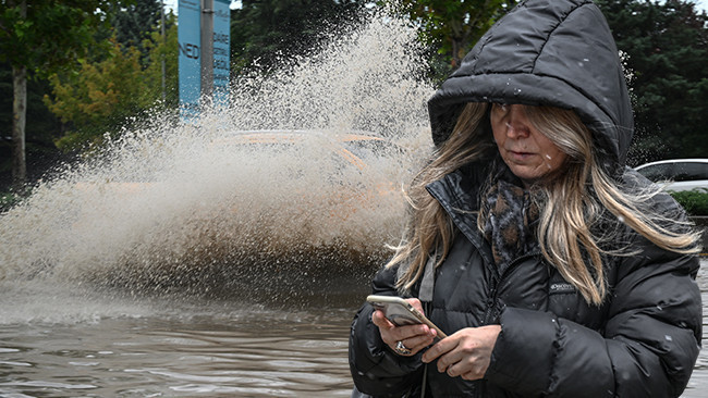 Kuvvetli sağanak geliyor! Meteoroloji tarih vererek uyardı: Yağış, fırtına ve kar… Tüm yurtta alarm