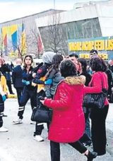 Liseli &Ouml;ğrencilerin Deneyinde Patlama