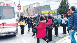 Liseli &Ouml;ğrencilerin Deneyinde Patlama