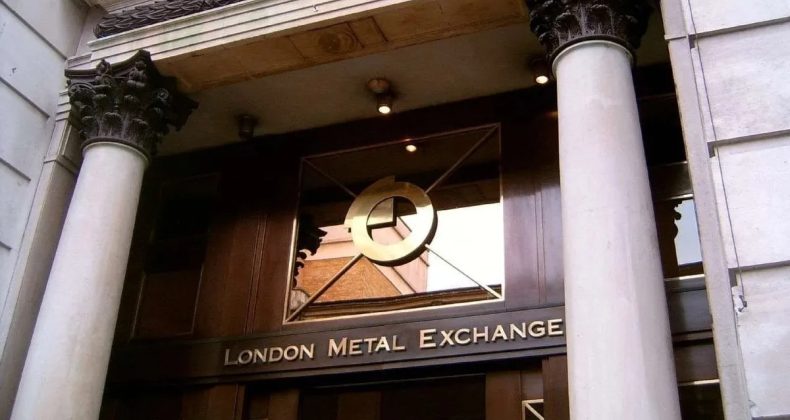 Londra Metal Borsası'nda Elektronik İşlemler Teknik Sorun Nedeniyle Durduruldu