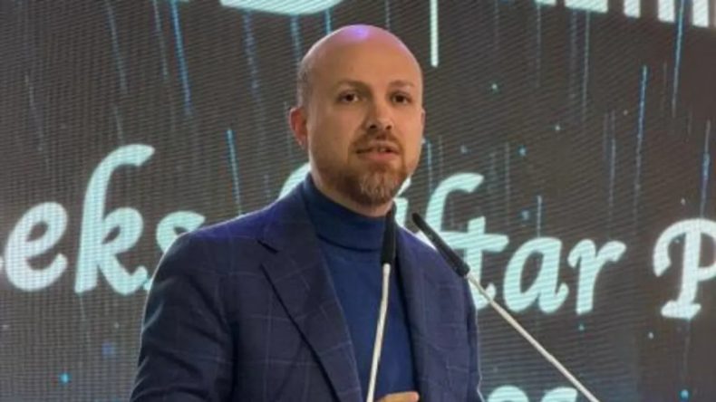 &lsquo;Batılılaşma hezeyanı i&ccedil;inde k&uuml;lt&uuml;rel yozlaşma yaşadık&rsquo;