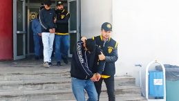 &lsquo;Komiser Vedat&rsquo;ın altın &ccedil;arkı