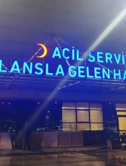 &lsquo;Yan baktın&rsquo; kavgasında bir kişi silahla yaralandı