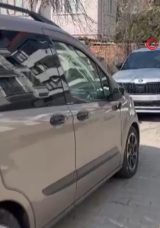 L&uuml;leburgaz'da ticari ara&ccedil; park halindeki otomobillere &ccedil;arptı