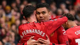 Manchester United, Aston Villa&rsquo;yı 3 golle devirdi!