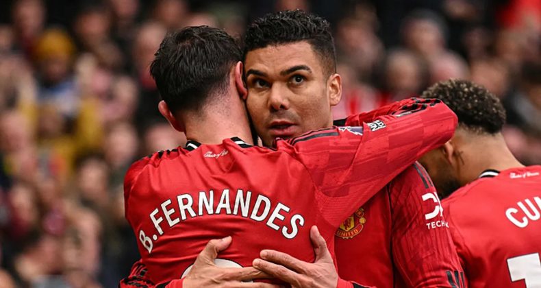 Manchester United, Aston Villa&rsquo;yı 3 golle devirdi!