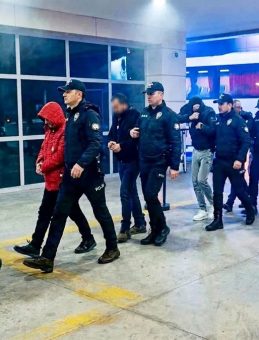 Manisa Merkezli Dev Operasyon: 14 Milyonluk Dolandırıcılık Şebekesi &Ccedil;&ouml;kertildi