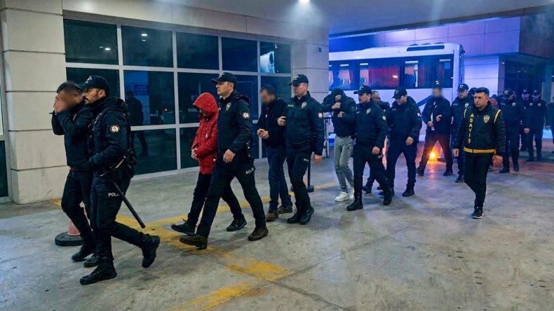 Manisa Merkezli Dolandırıcılık Operasyonu: 10 Tutuklama