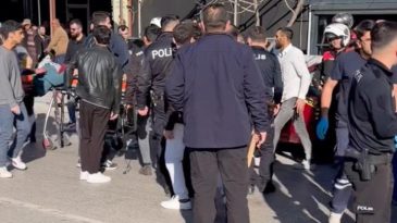 Manisa'da Bı&ccedil;aklı Kavga: 1 Can Kaybı, 2 Ağır Yaralı