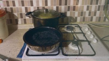 Manisa'da Korkun&ccedil; Olay: Ocakta Unuttuğu Yemek Yandı, Dumandan Etkilenerek Hayatını Kaybetti