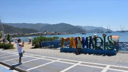 Marmaris'te Turizm Sezonu A&ccedil;ıldı! İlk Turist Kafilesi Gelmeye Başladı