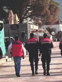 Marmaris&rsquo;te tefecilik operasyonunda 2 ş&uuml;pheli tutuklandı