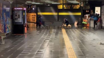 Mecidiyek&ouml;y Metro İstasyonu'nu Su Bastı