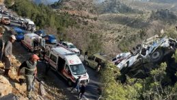 Mersin'de Feci Kaza! 3 &Ouml;l&uuml;, 14 Yaralı