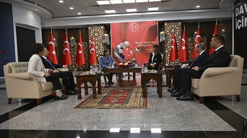 MHP&rsquo;de Bayramlaşma Trafiği