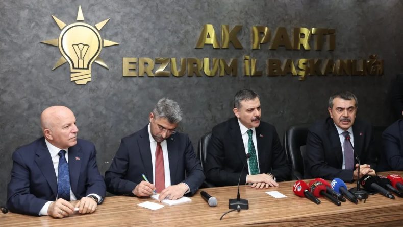 Milli Eğitim Bakanı Yusuf Tekin'den CHP i&ccedil;in Tosun Paşa filmi benzetmesi!