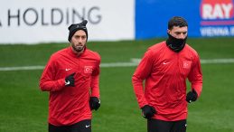 A Milli Futbol Takım'da 2 yıldız takımdan ayrı &ccedil;alıştı