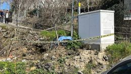 Motosikletle direğe &ccedil;arpan &uuml;niversiteli &ouml;ld&uuml;