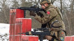 MSB, T&uuml;rk ve İspanya Askerinin Fotoğrafını Bu İfadelerle Paylaştı