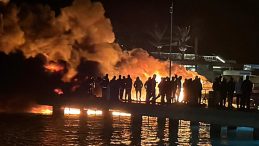 Muğla Bodrum'da Marinada Alevler Geceyi Aydınlattı: 7 Yat K&uuml;l Oldu