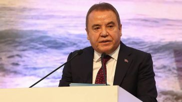 Muhittin B&ouml;cek&rsquo;in Başdanışmanı G&ouml;zaltında