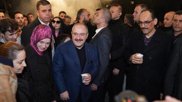 Mustafa Varank &ccedil;ağrıda bulunmuştu: Sara&ccedil;oğlu'nda sahur buluşması ger&ccedil;ekleşti