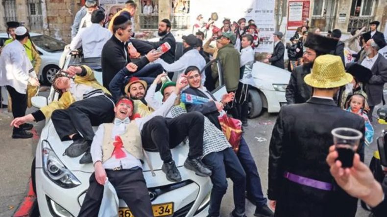 M&uuml;sl&uuml;manlara Yasak, Yahudilere Serbest: İki Farklı Uygulama