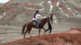 Narman Peri Bacaları&rsquo;nda Atlı Safari