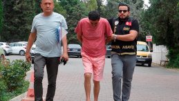 Oğlunu parkta 36 bı&ccedil;ak darbesi ile &ouml;ld&uuml;rd&uuml;: Neden yaptın sorusuna bu yanıtı verdi