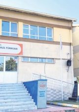Okulun kazan dairesinde &ouml;l&uuml; bulundu