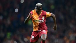 Osimhen 120 milyon TL&rsquo;lik aracı ile Nijerya&rsquo;da!